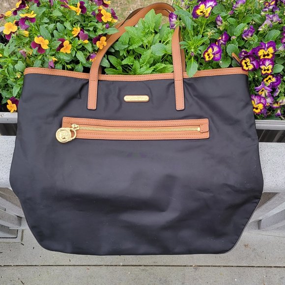 Michael Kors Kempton Nylon Large Shoulder Purse - Picture 2 of 16